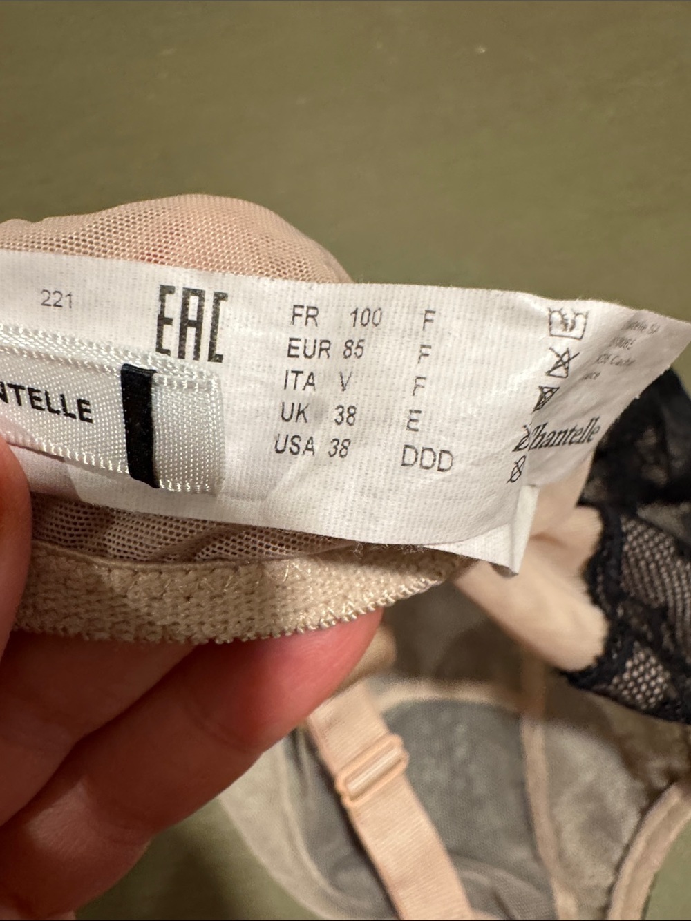 Chantelle Black Lace Overlay Bra Nude Straps size 38 DDD - Picture 3 of 6